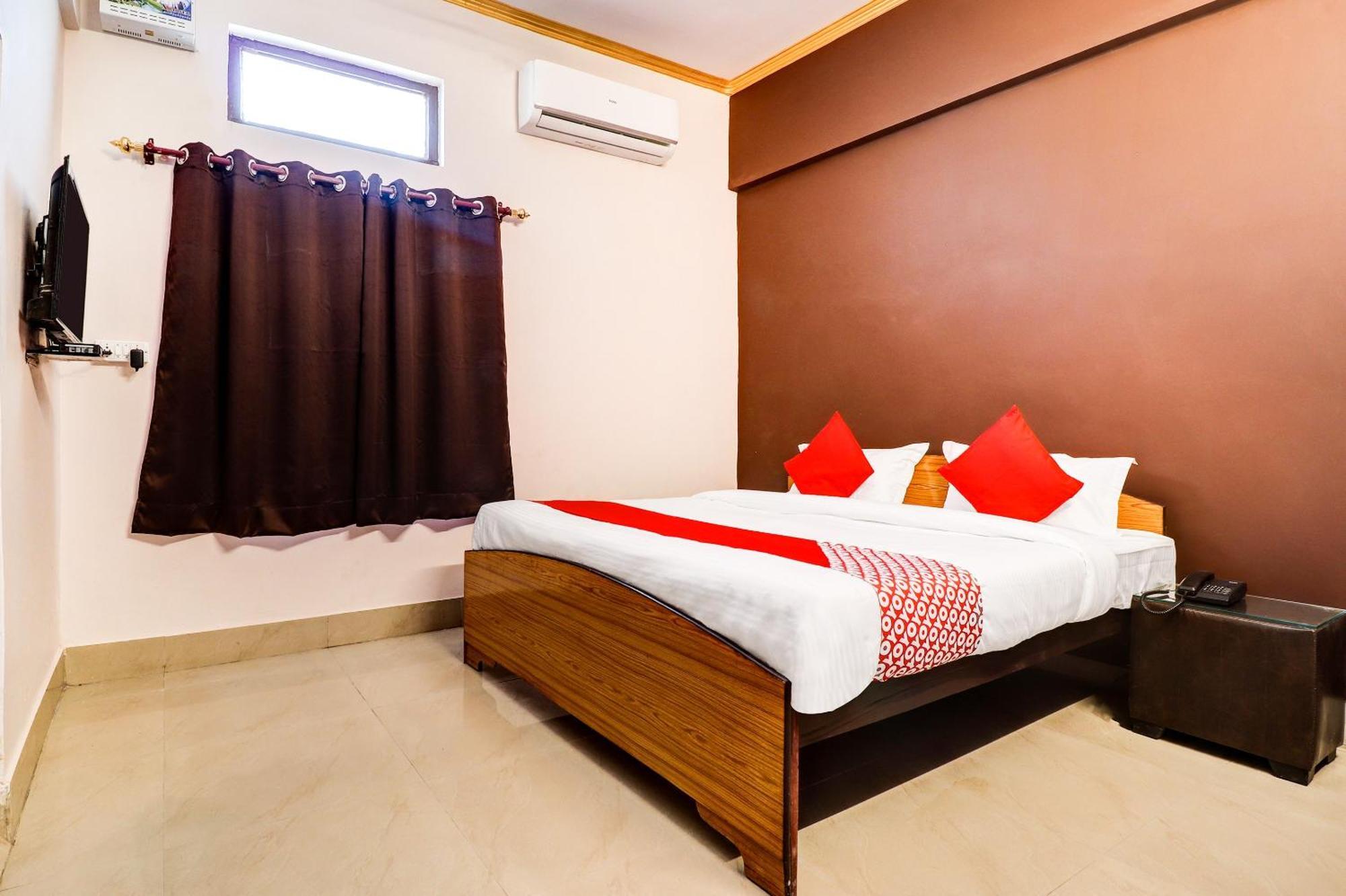 Hotel O Star City Hotel Ayodhya Eksteriør billede