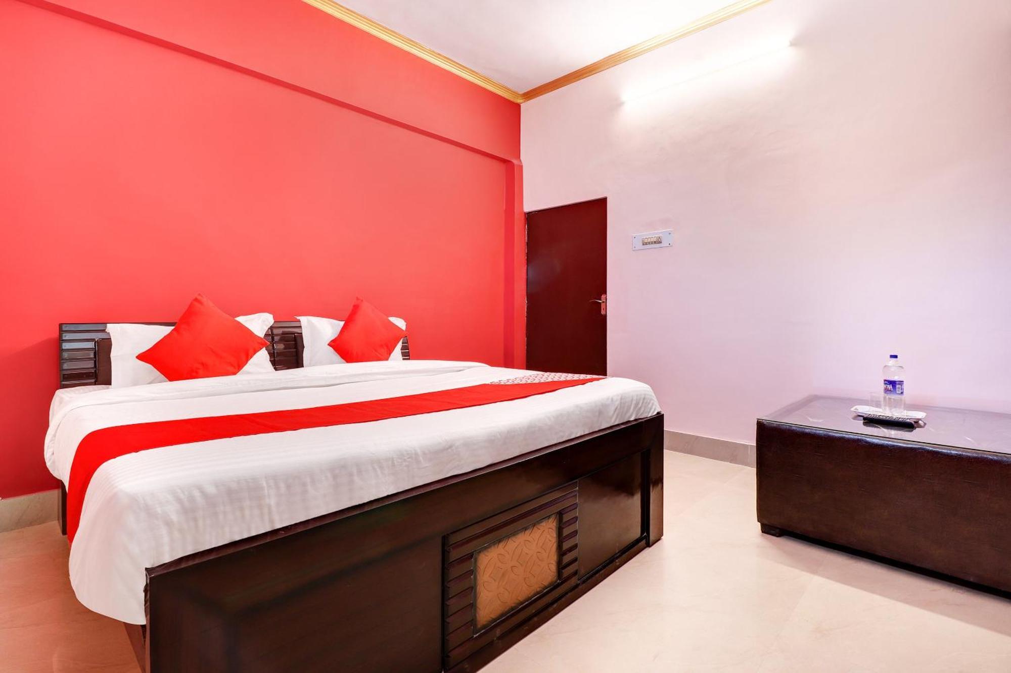 Hotel O Star City Hotel Ayodhya Eksteriør billede