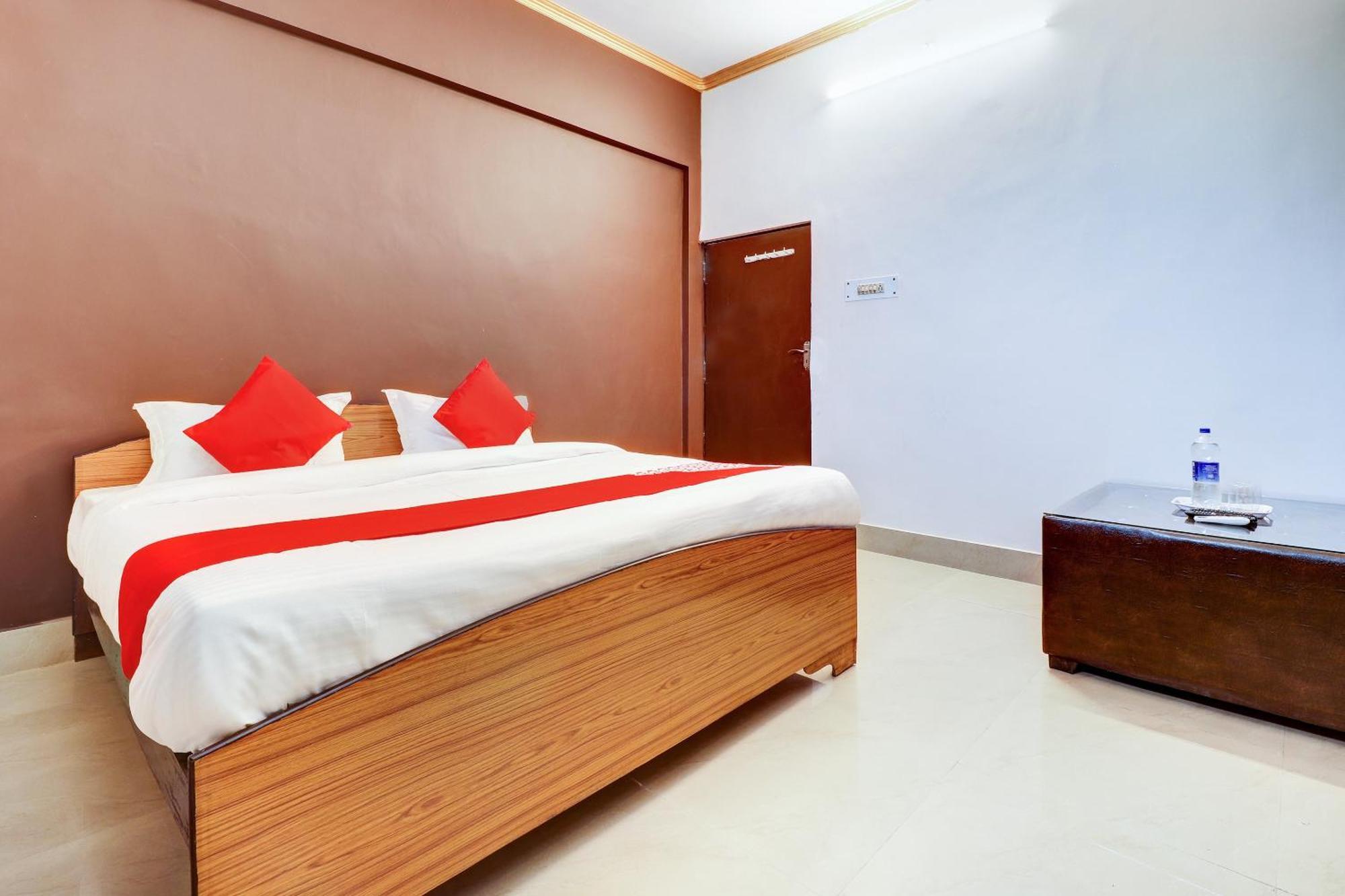 Hotel O Star City Hotel Ayodhya Eksteriør billede