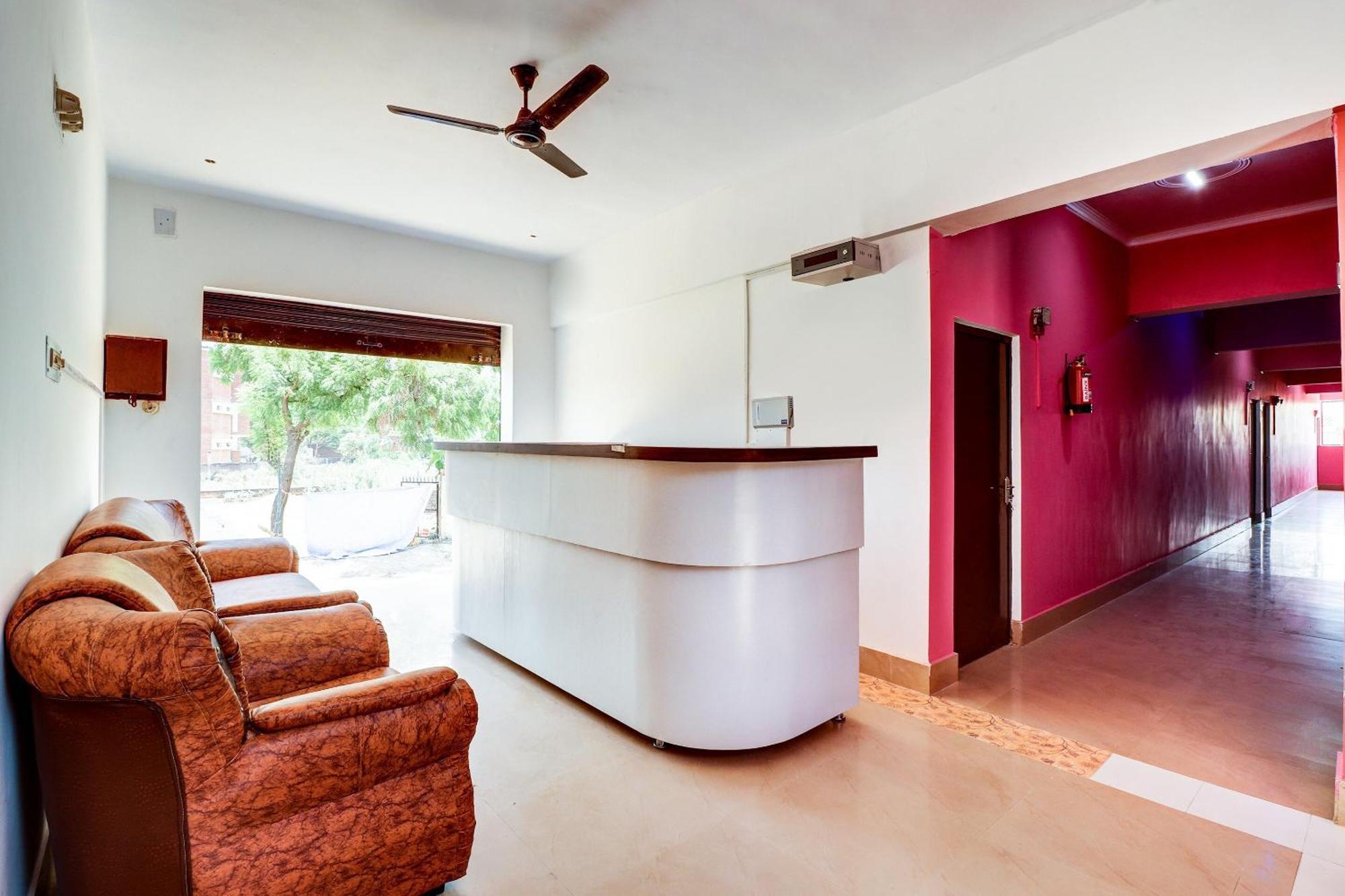 Hotel O Star City Hotel Ayodhya Eksteriør billede