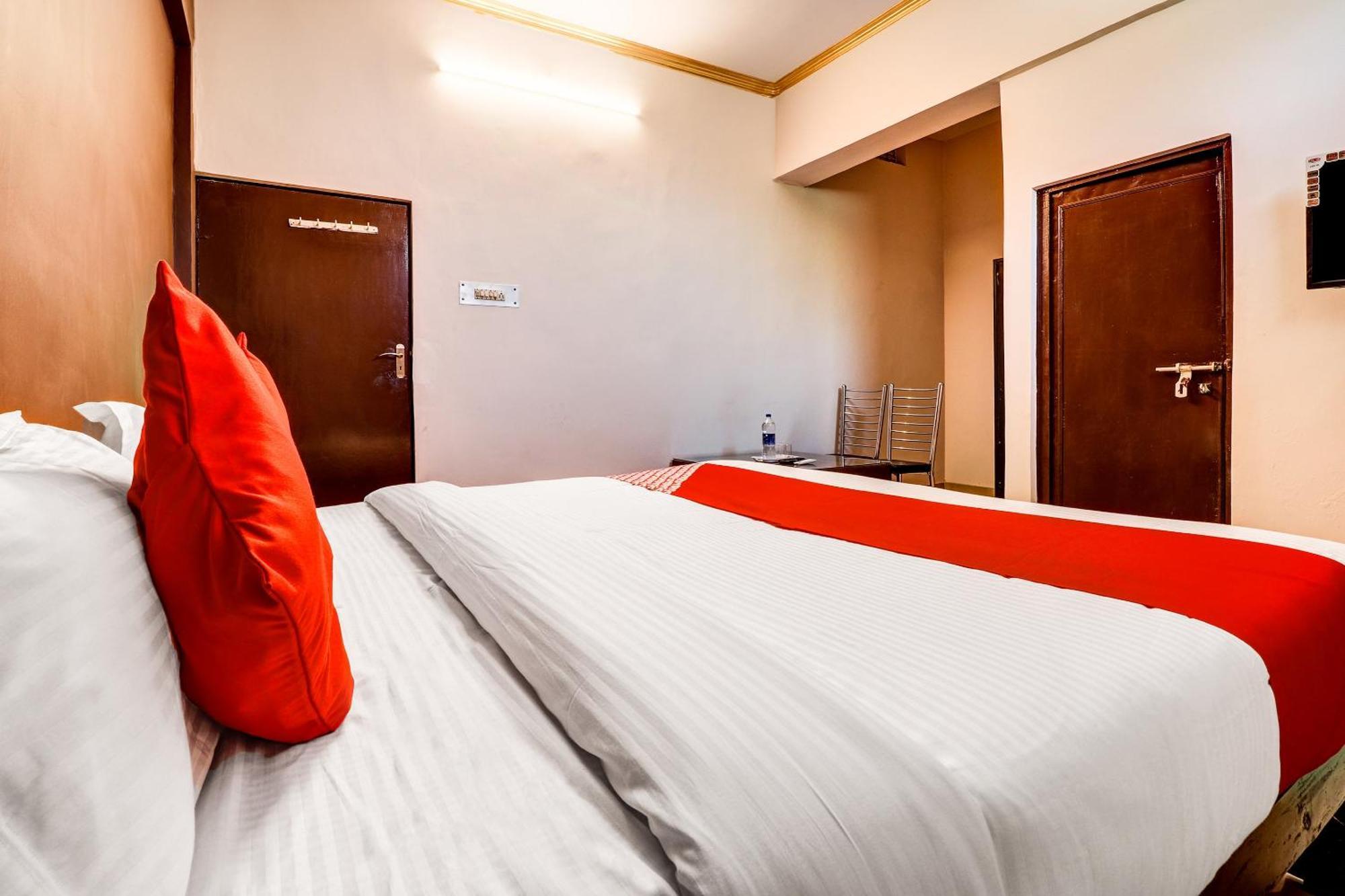 Hotel O Star City Hotel Ayodhya Eksteriør billede